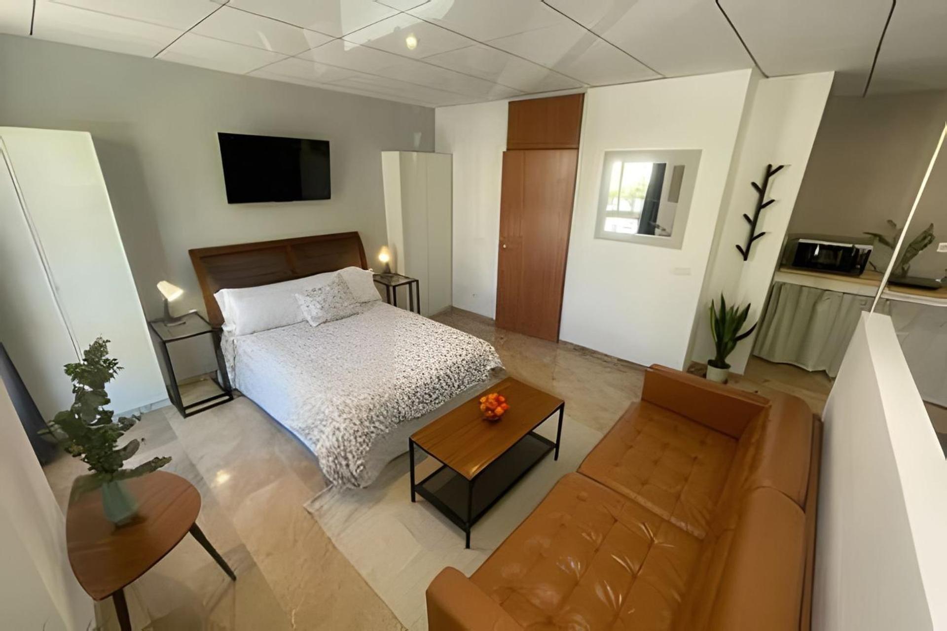11 Nights Studios Valencia