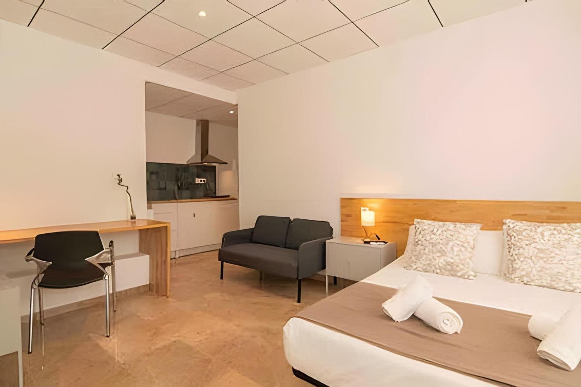 11 Nights Studios * Valencia